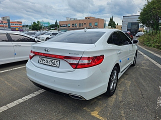 HYUNDAI GRANDEUR HG 2016