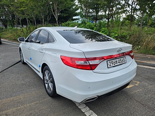 HYUNDAI GRANDEUR HG 2016
