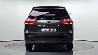 TOYOTA SIENNA 2017