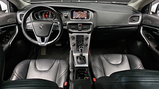 VOLVO V40 2017