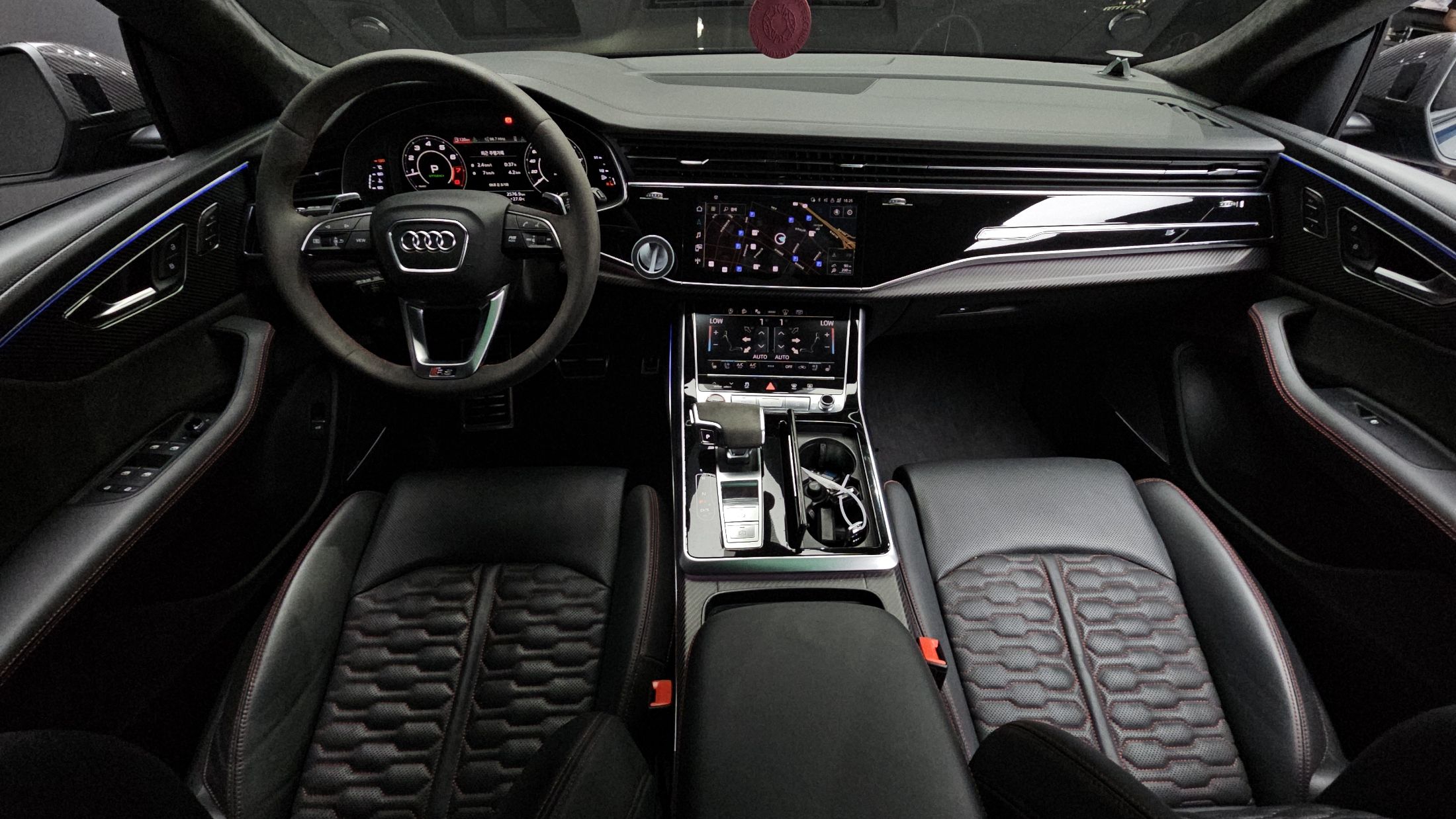 AUDI RSQ8 4M 2021
