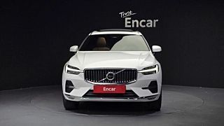 VOLVO XC60 2023