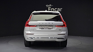 VOLVO XC60 2023
