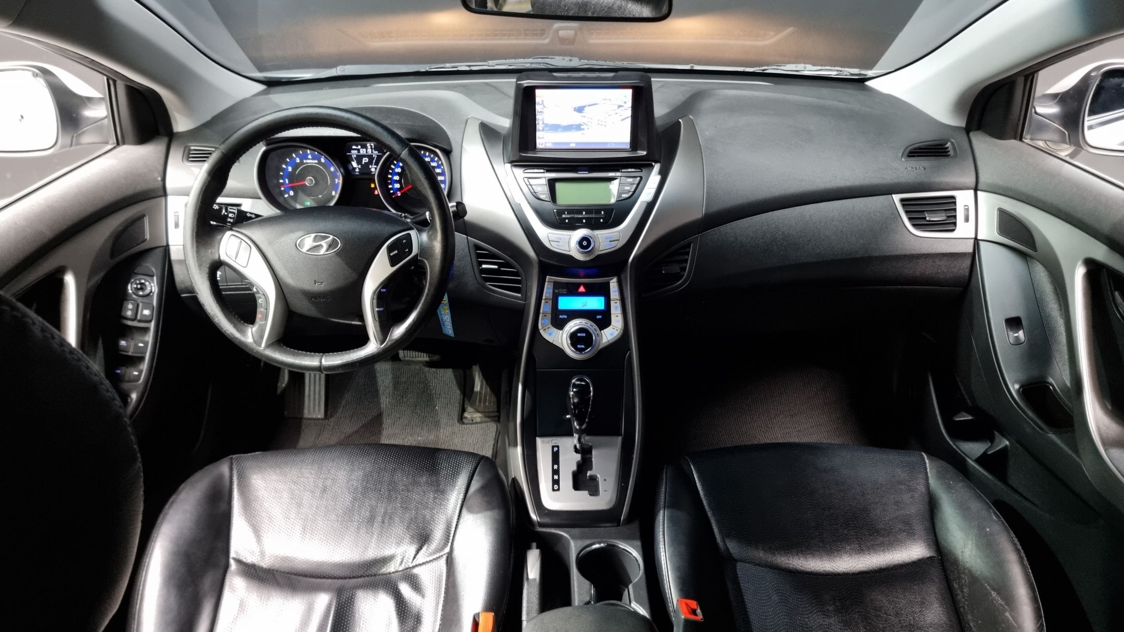 HYUNDAI AVANTE MD 2010