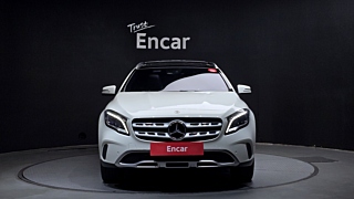 MERCEDES BENZ GLA-CLASS X156 2017