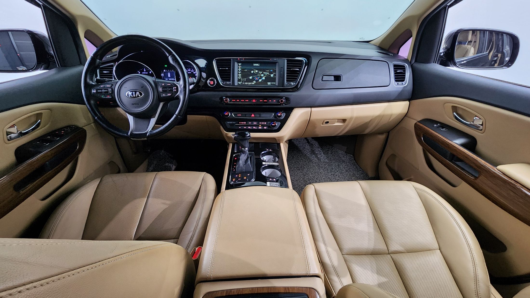 KIA CARNIVAL 2015