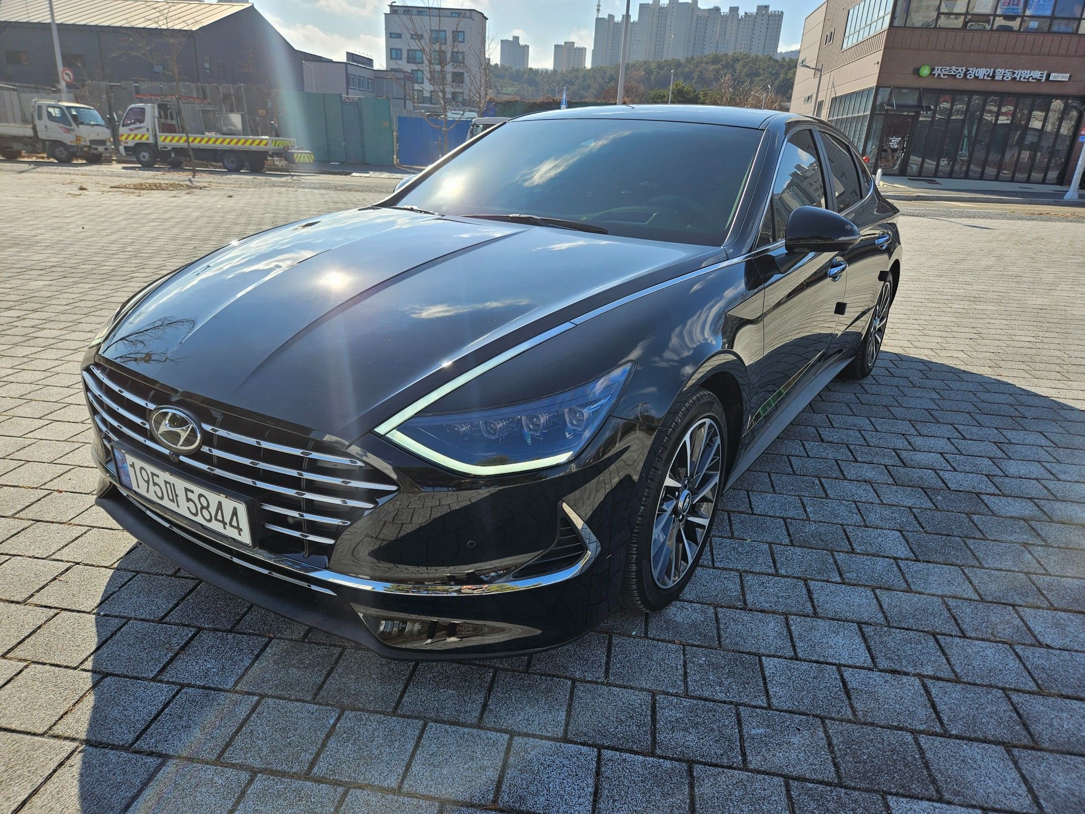 HYUNDAI SONATA HYBRID DN8