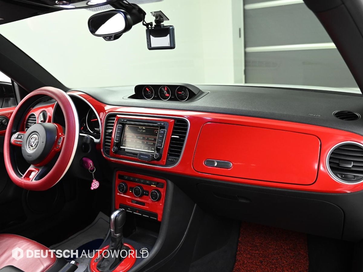 VOLKSWAGEN BEATLE 2015