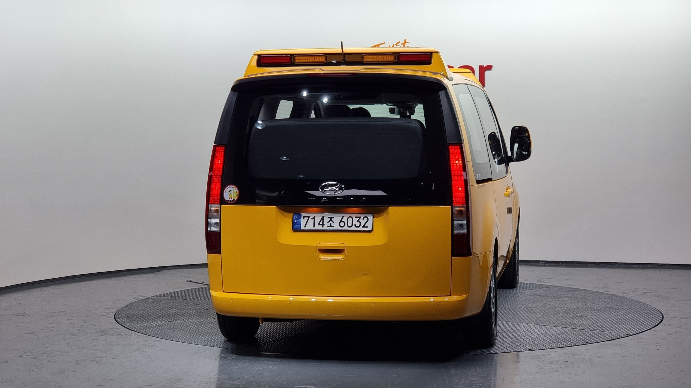 HYUNDAI STARIA 2024
