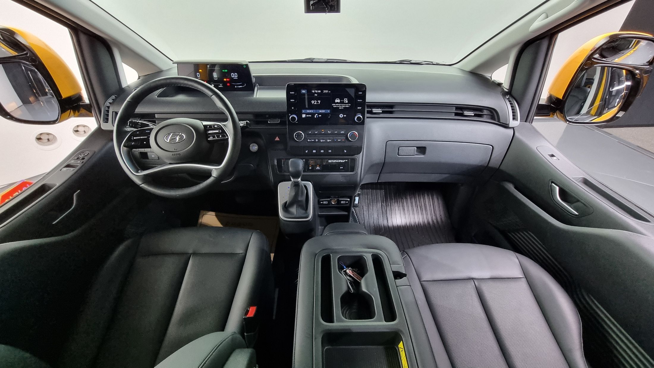 HYUNDAI STARIA 2024