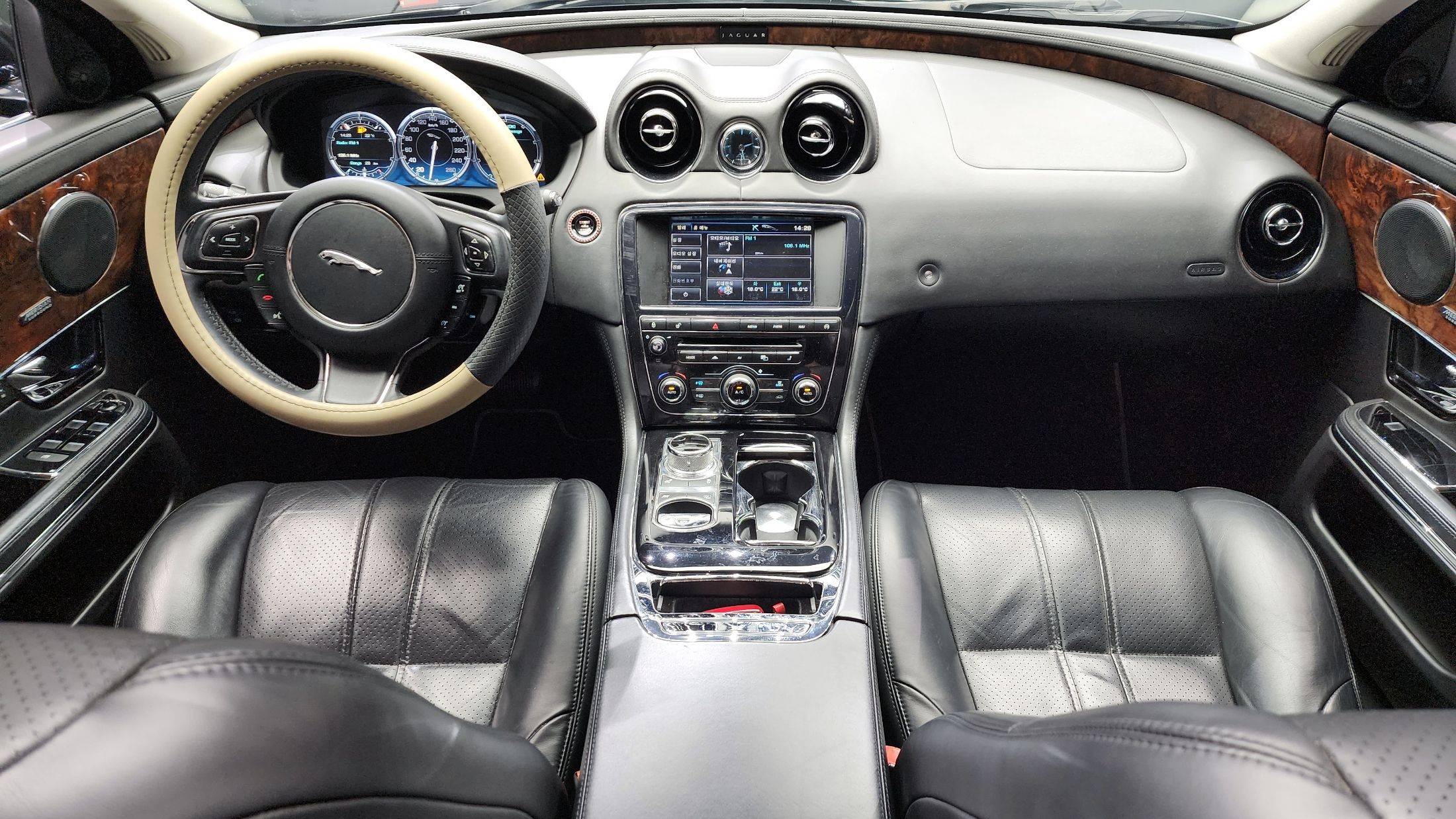 JAGUAR XJ 2013