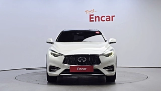 INFINITI Q30 2018
