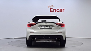 INFINITI Q30 2018