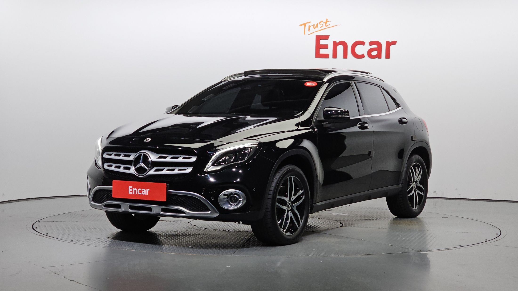 MERCEDES BENZ GLA-CLASS X156 2019