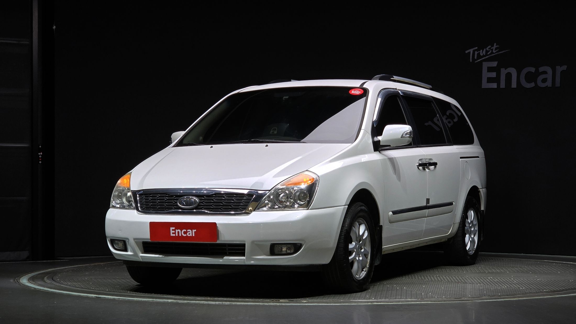 KIA CARNIVAL R 2012