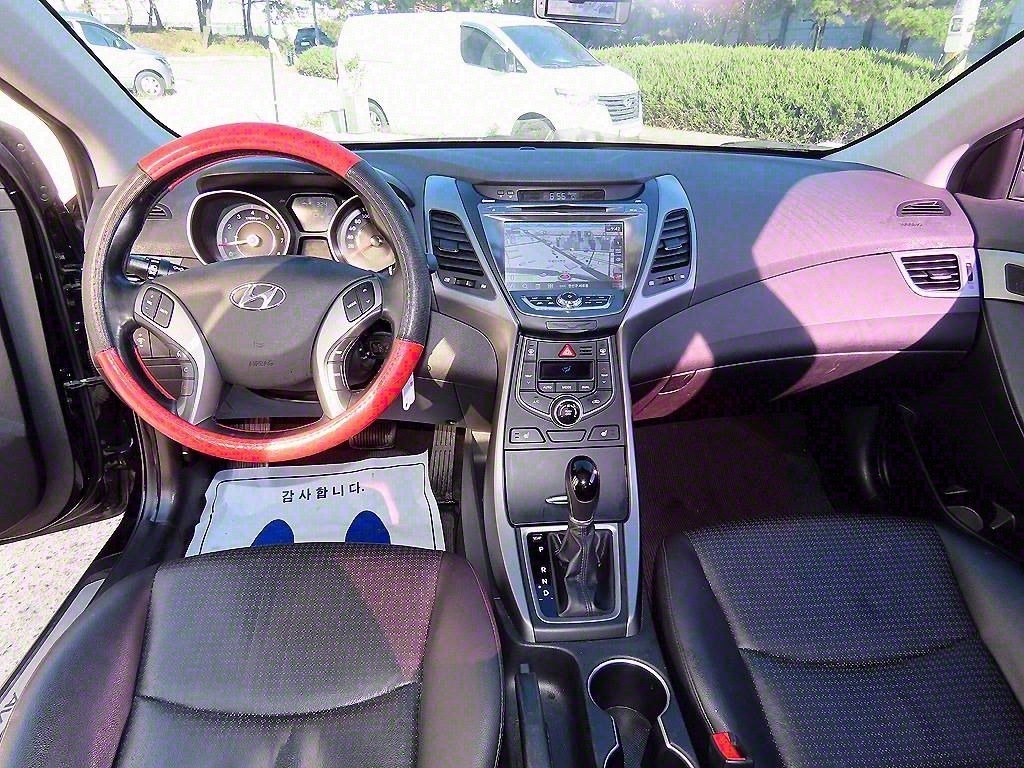 HYUNDAI AVANTE 2014