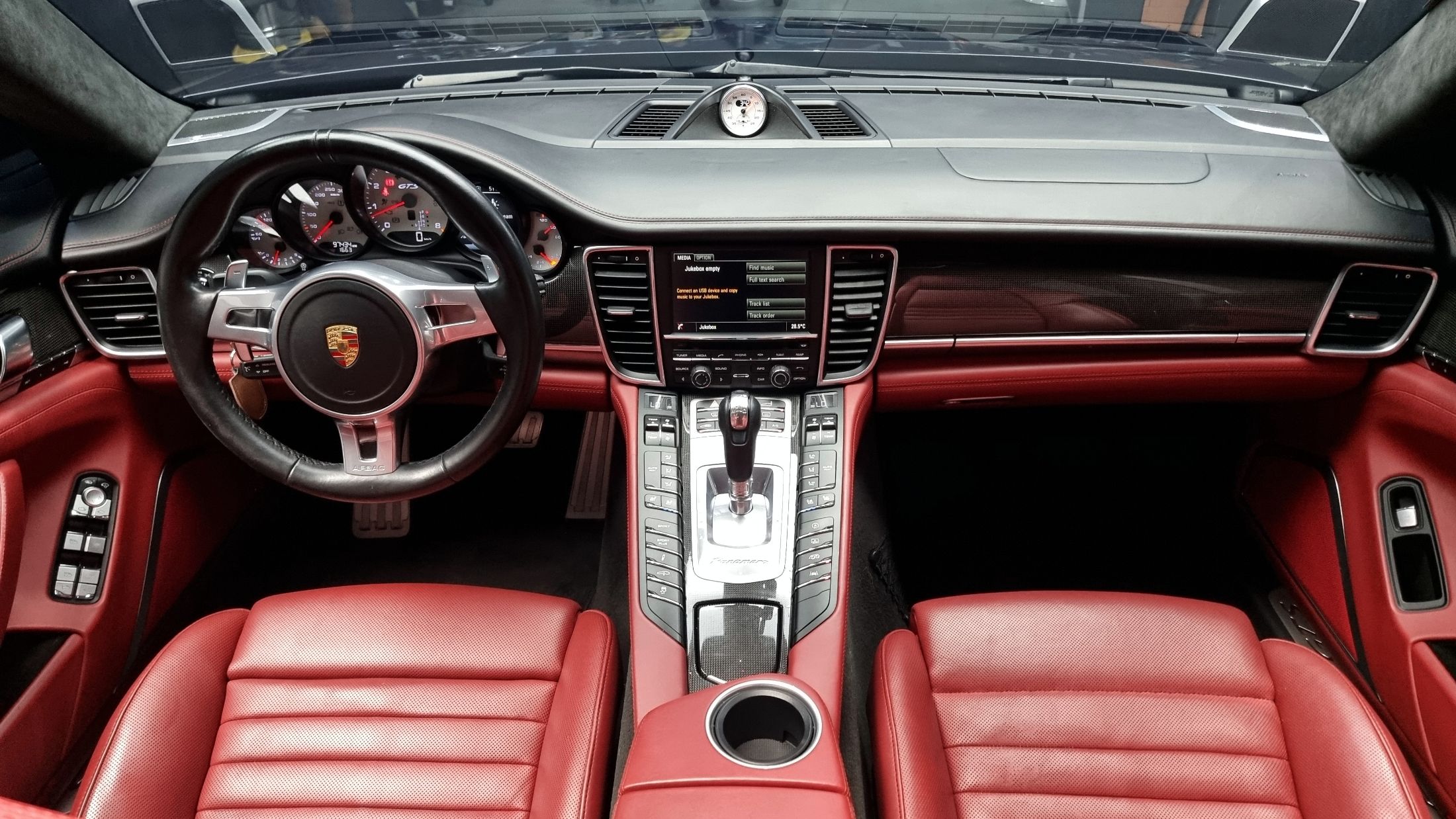 PORSCHE PANAMERA 2016