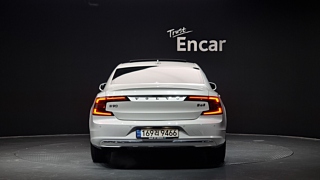VOLVO S90 2022