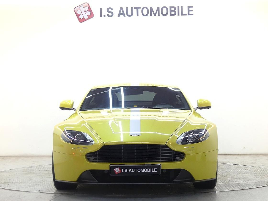 ASTON MARTIN V8 VANTAGE