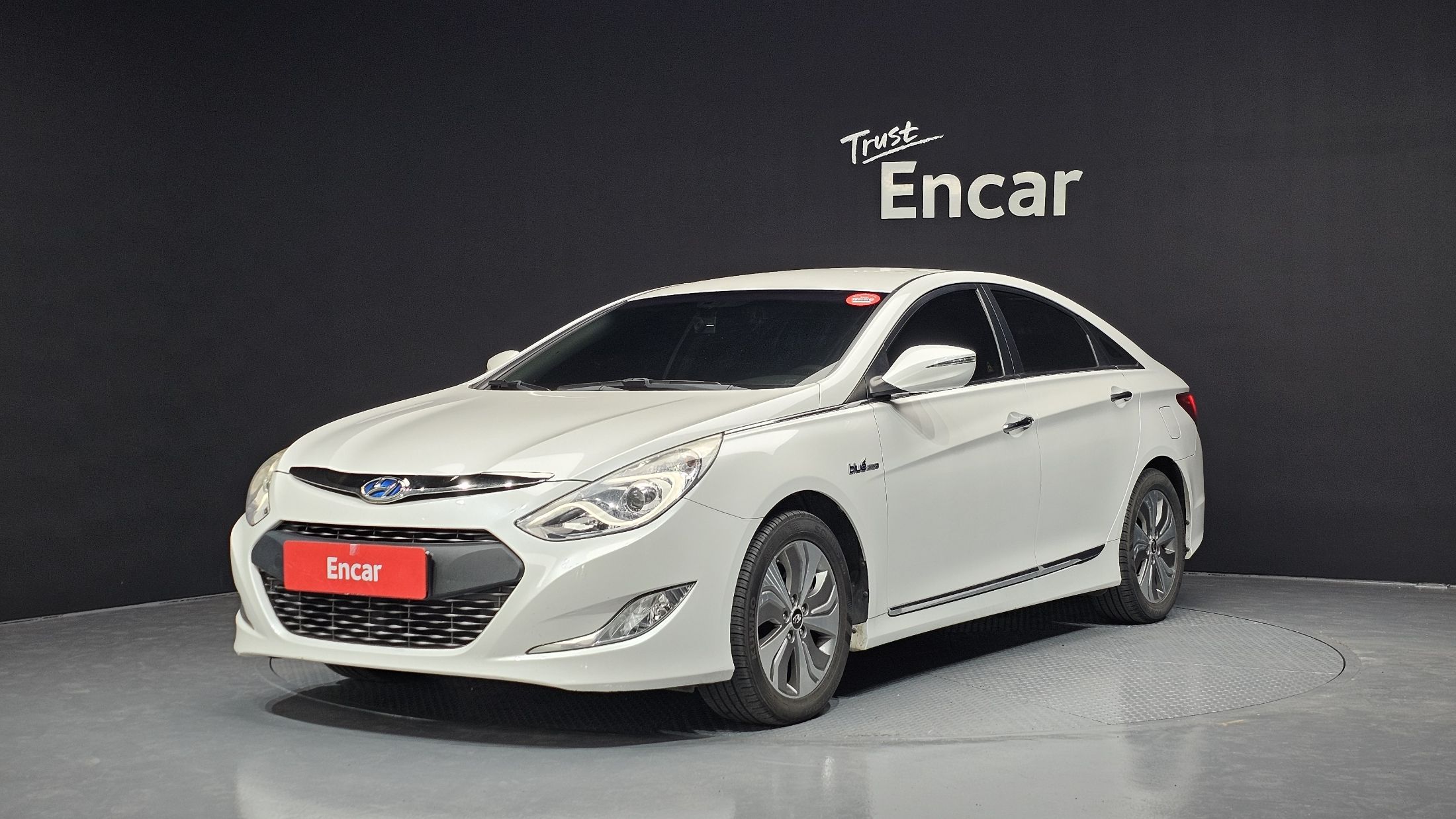 HYUNDAI SONATA HYBRID