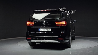 KIA CARNIVAL 2018