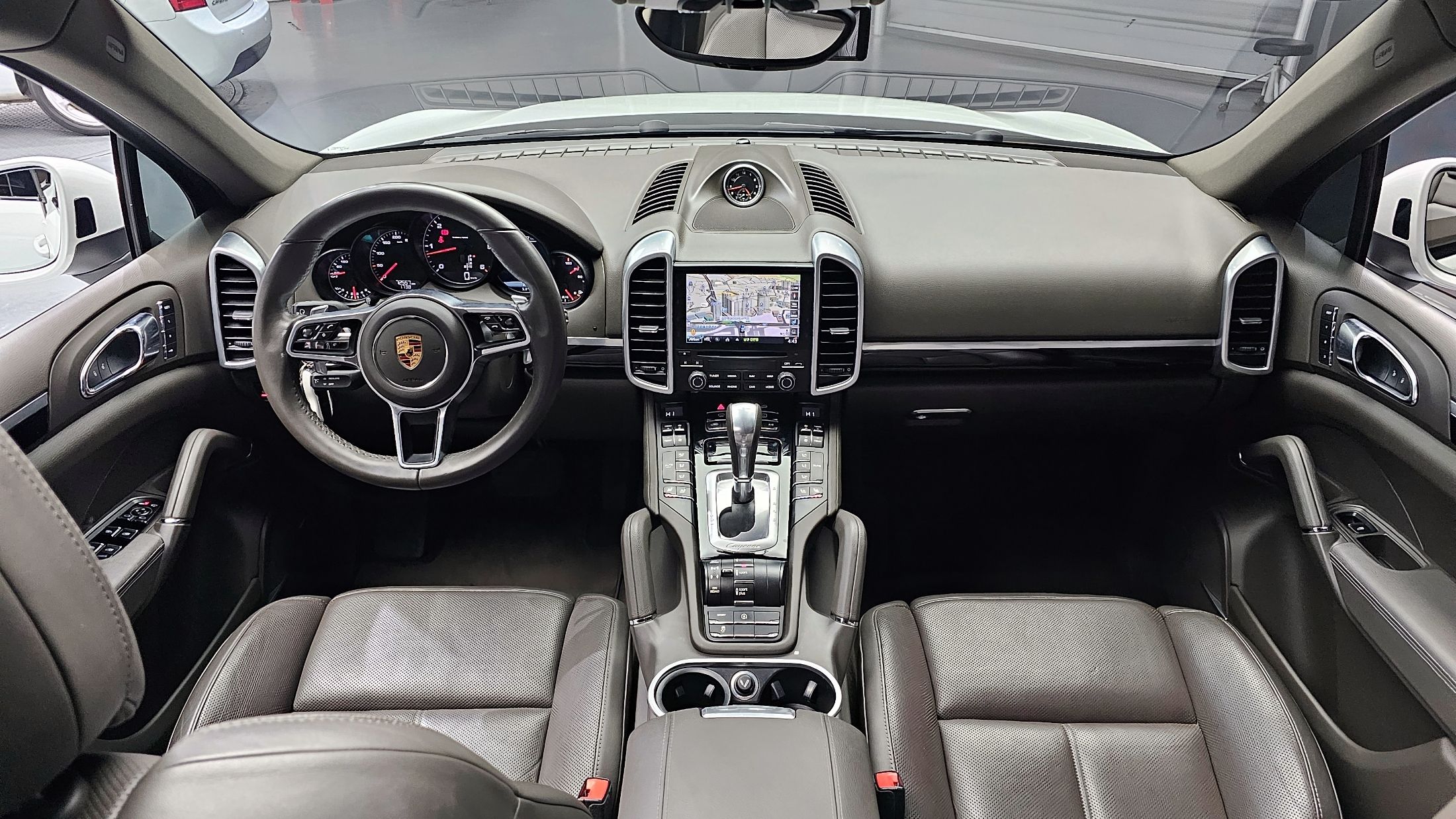 PORSCHE CAYENNE