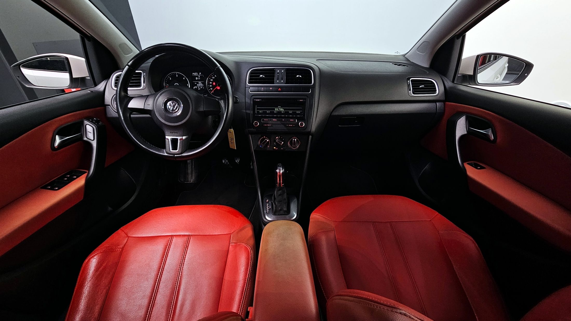 VOLKSWAGEN POLO 2013