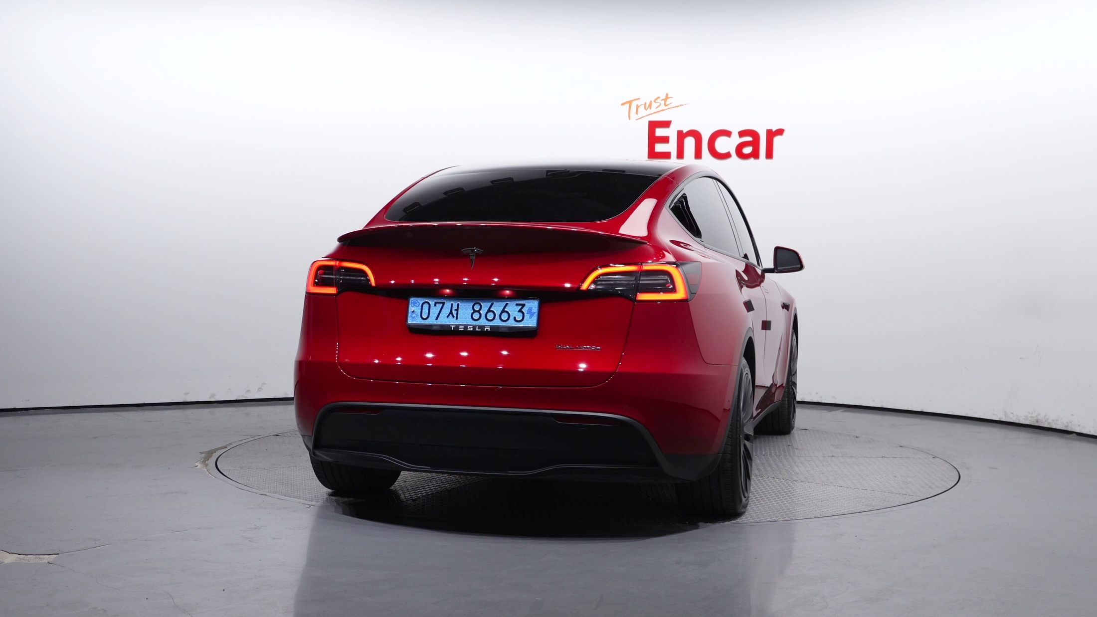 TESLA MODEL Y