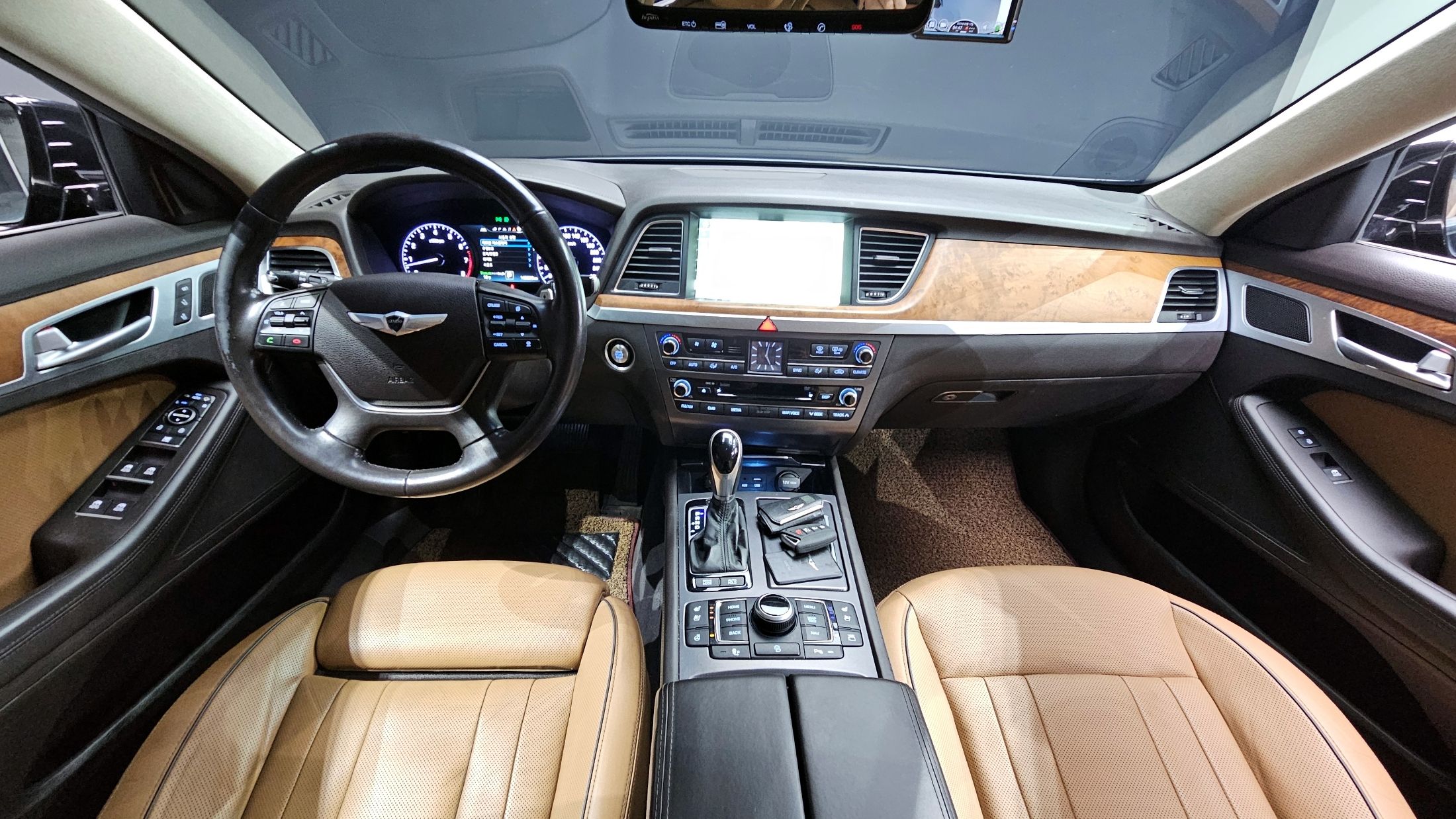 HYUNDAI GENESIS DH 2015