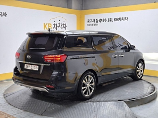 KIA CARNIVAL 2018