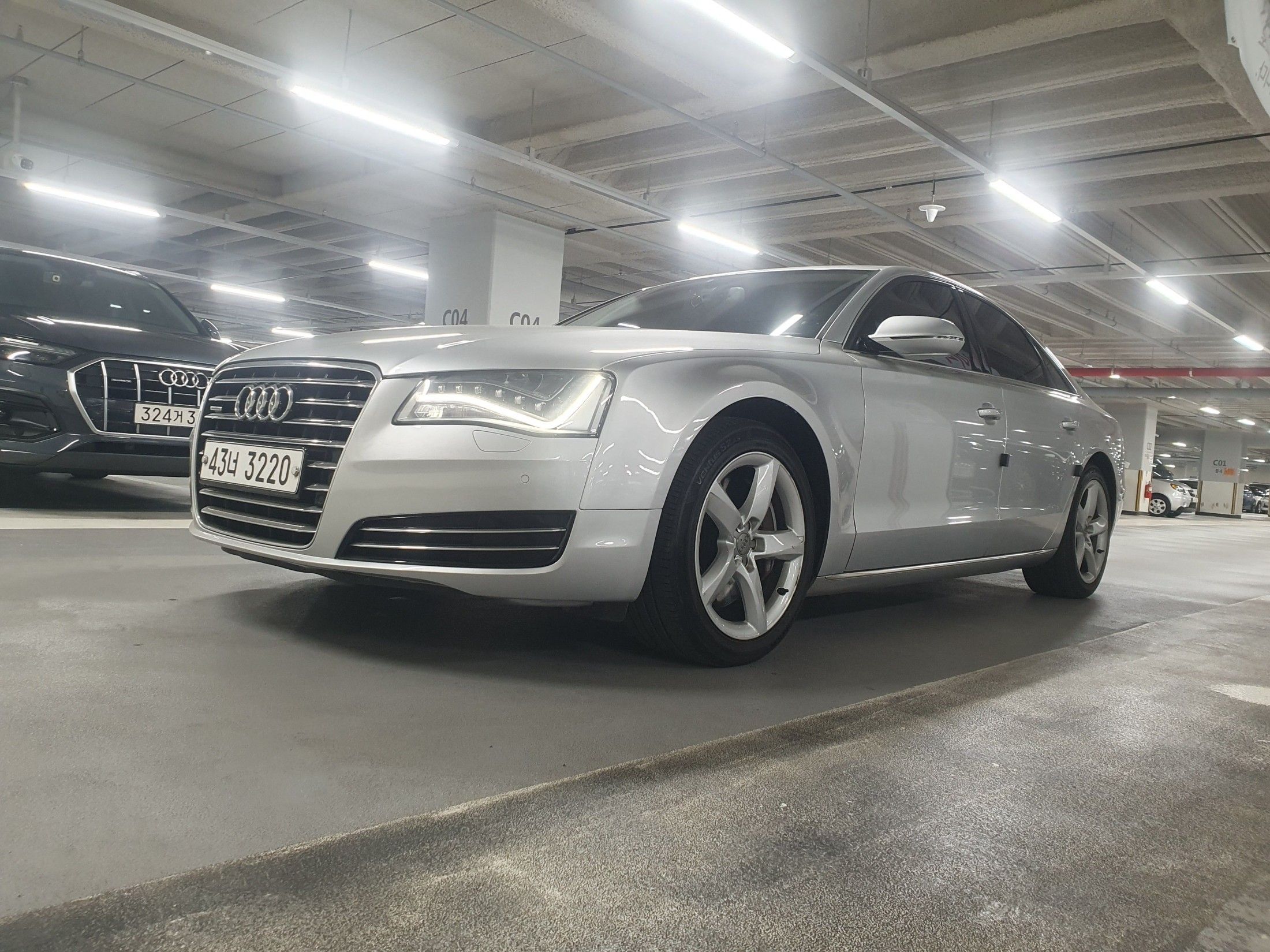 AUDI A8 2011