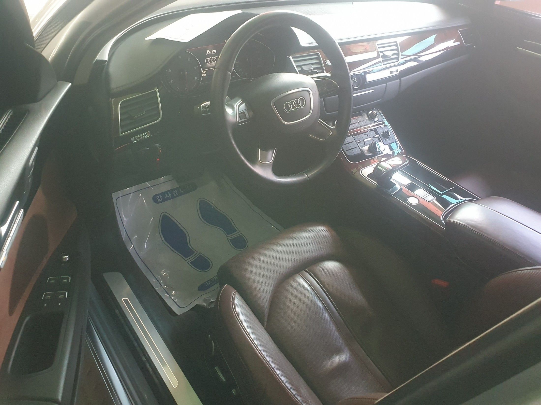 AUDI A8 2011