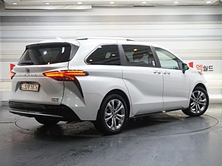 TOYOTA SIENNA 2023