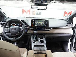 TOYOTA SIENNA 2023