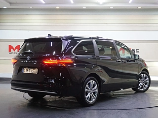 TOYOTA SIENNA 2023
