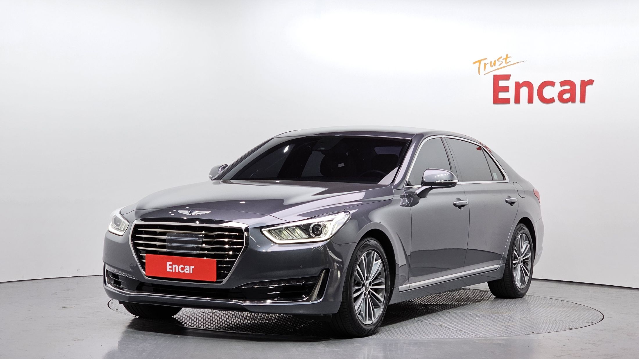 GENESIS EQ900 2016