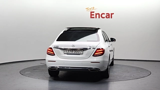 MERCEDES BENZ E-CLASS W213 2016