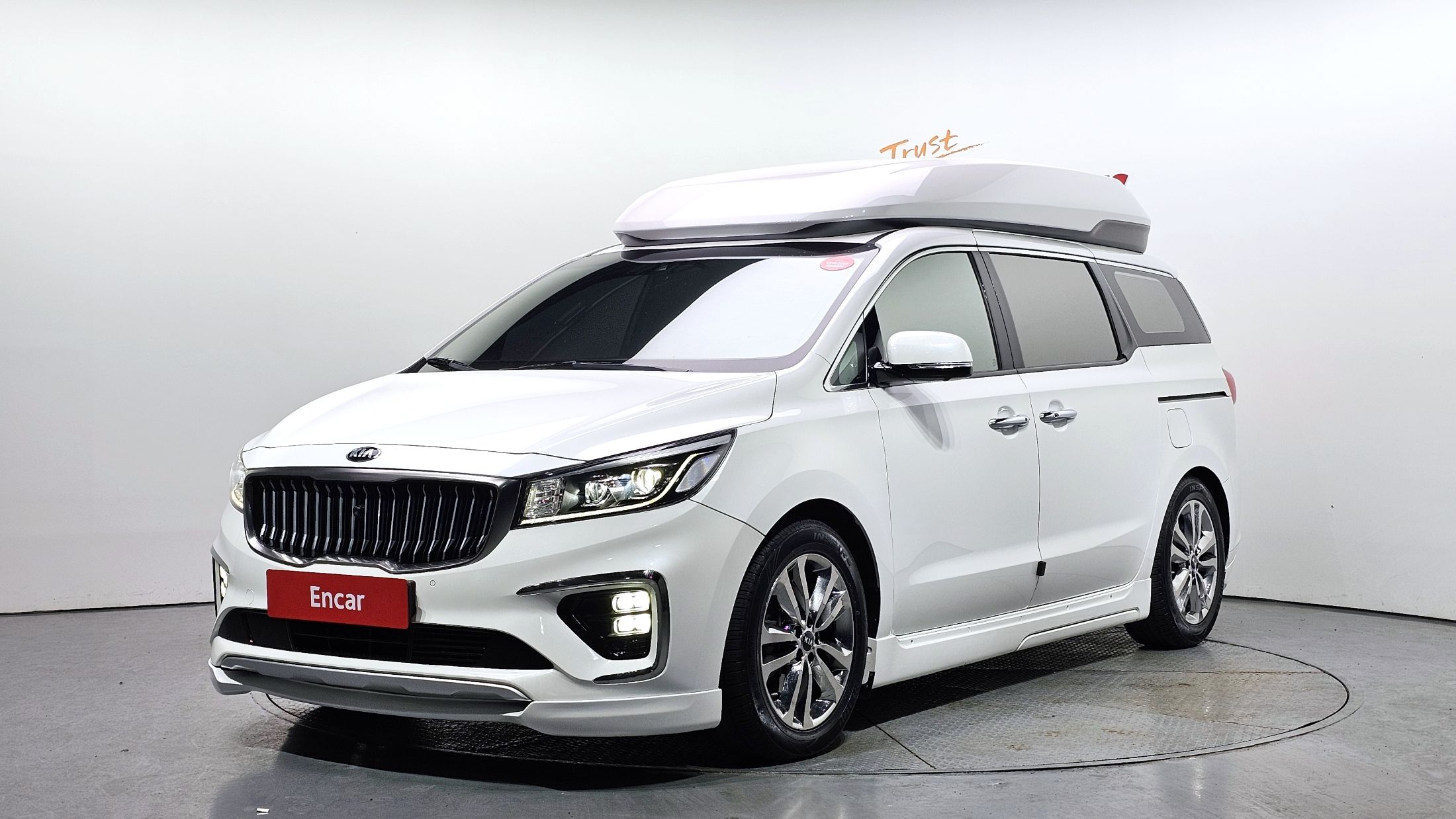 KIA CARNIVAL 2018