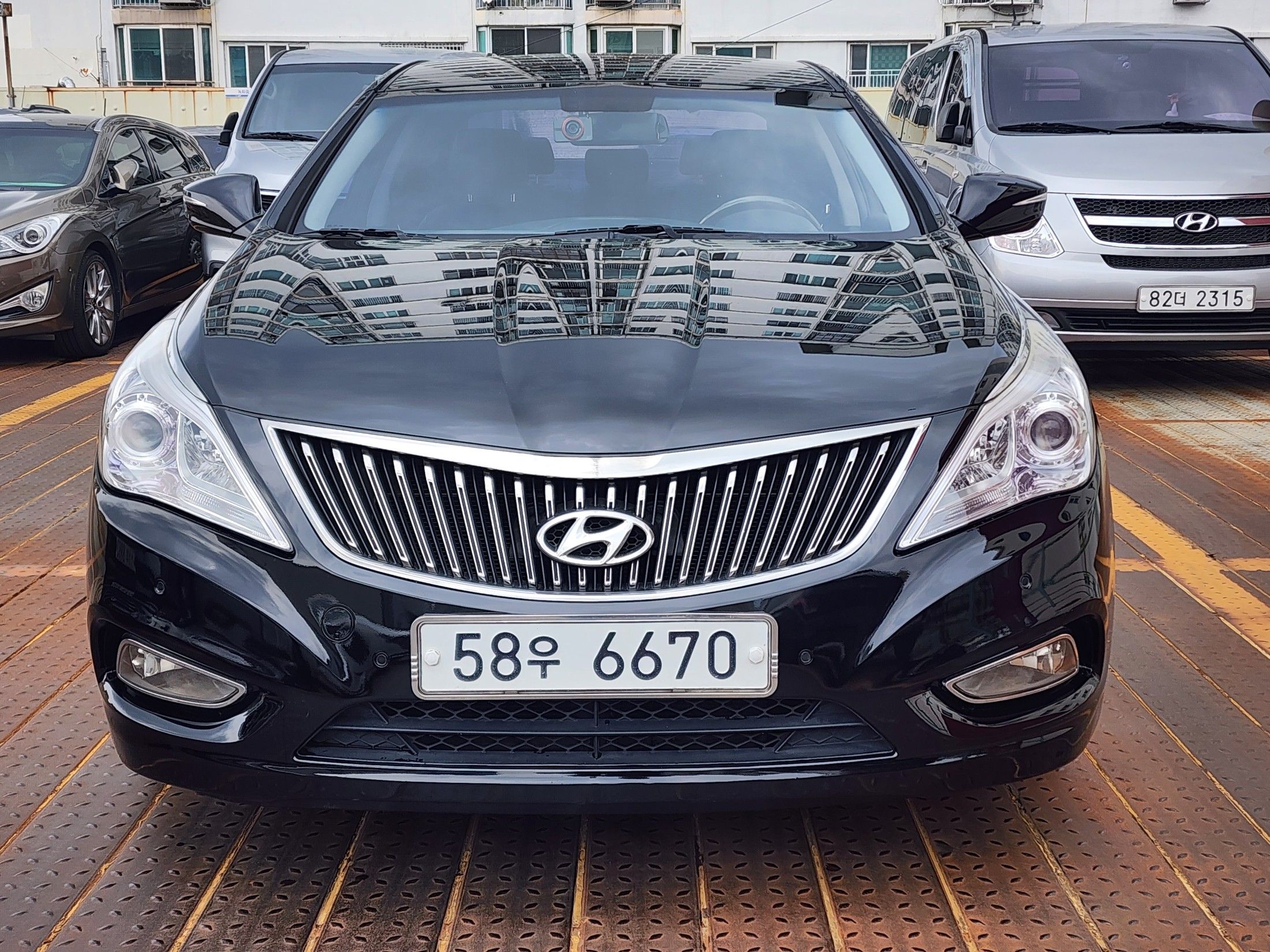 HYUNDAI GRANDEUR HG 2013