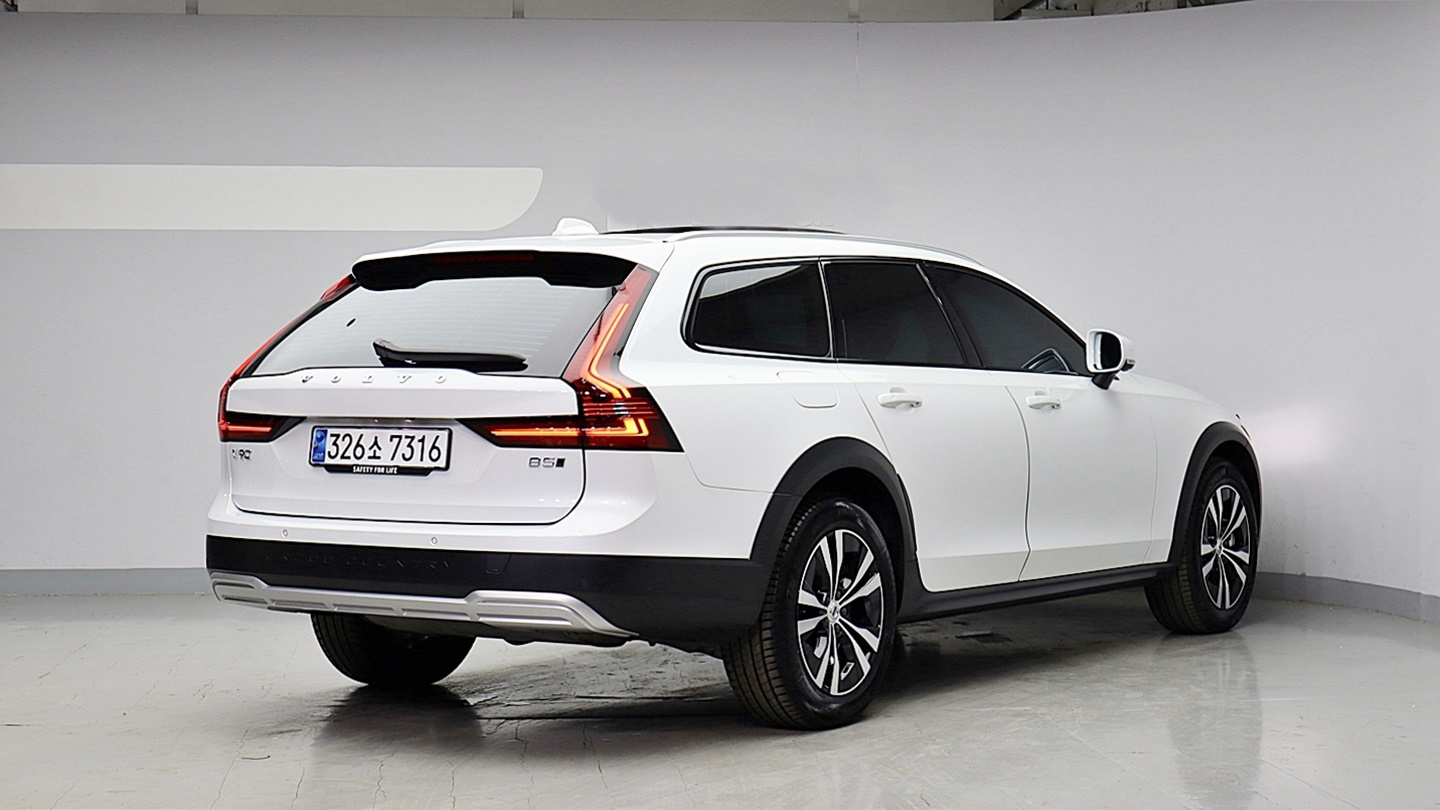 VOLVO V90 CROSS COUNTRY 2023