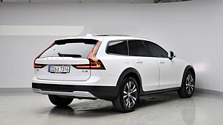 VOLVO V90 CROSS COUNTRY 2023
