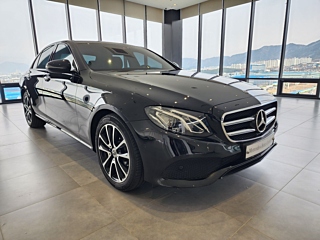 MERCEDES BENZ E-CLASS W213 2020