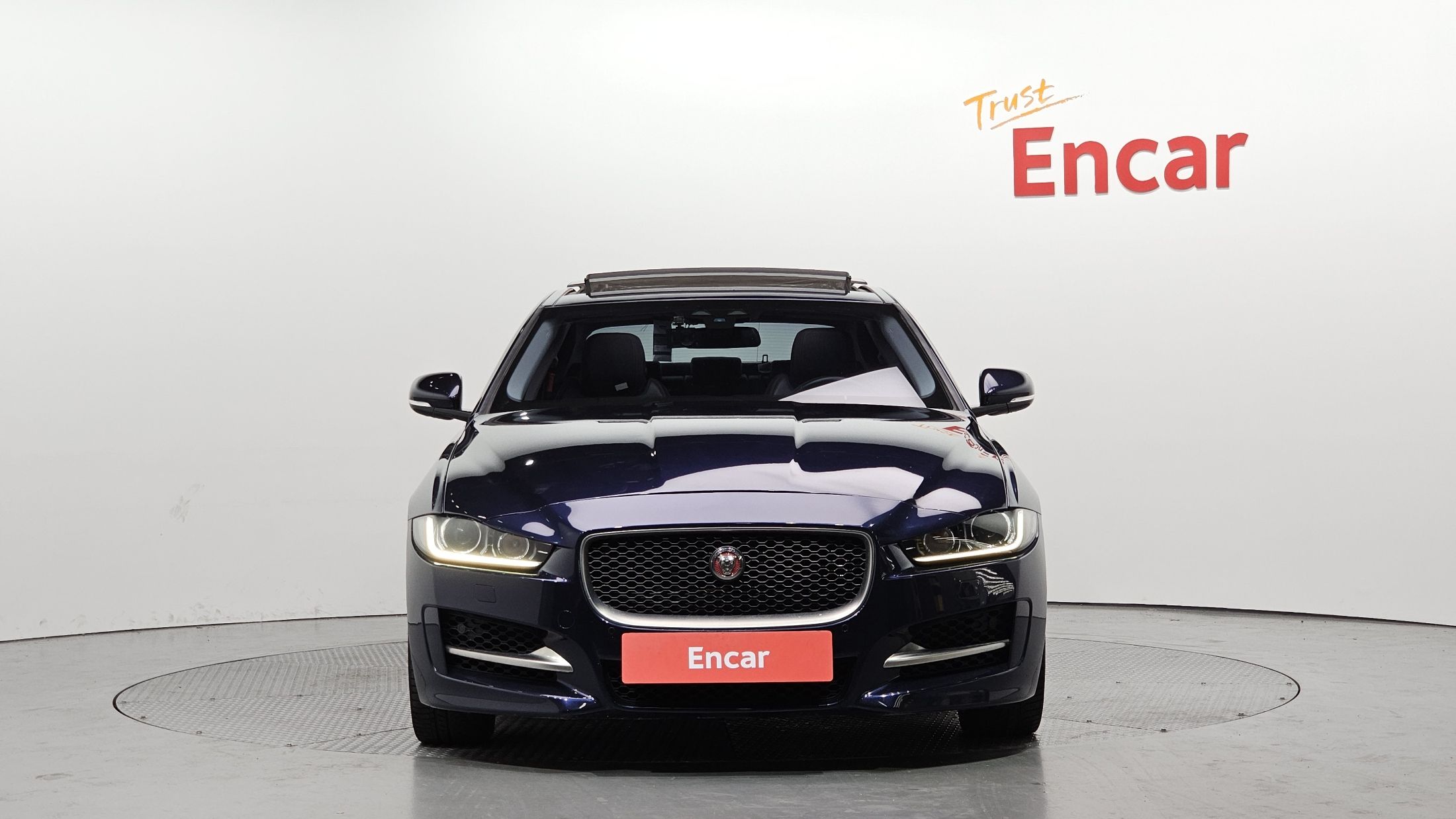 JAGUAR XE 2018