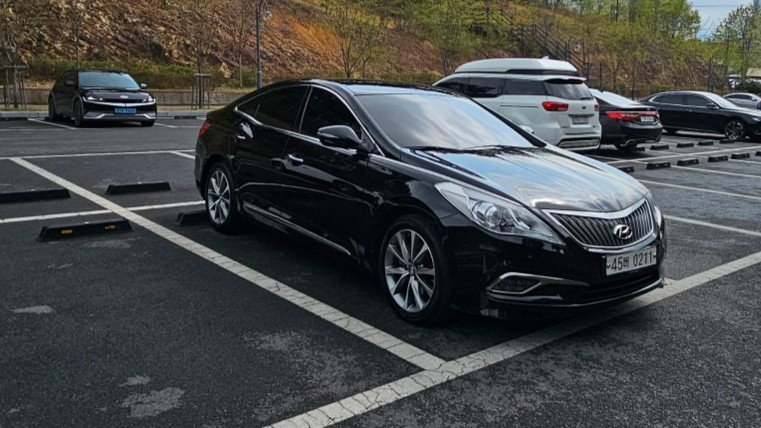 HYUNDAI GRANDEUR HG 2016