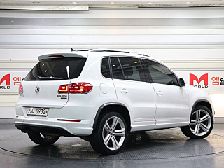 VOLKSWAGEN TIGUAN 2015