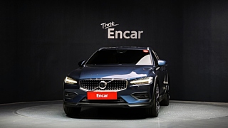 VOLVO V60 CROSS COUNTRY 2023