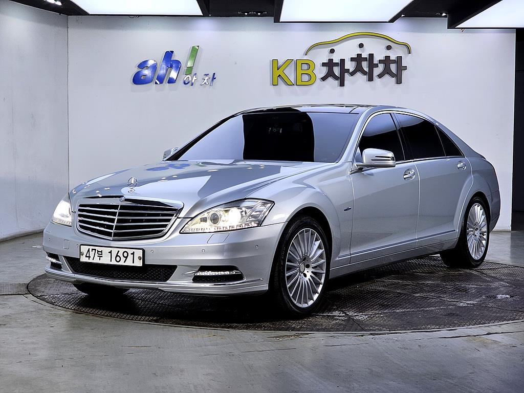 MERCEDES BENZ S-CLASS W221