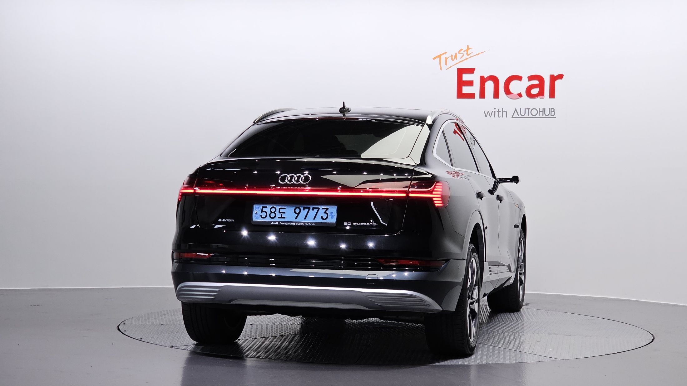 AUDI E-TRON