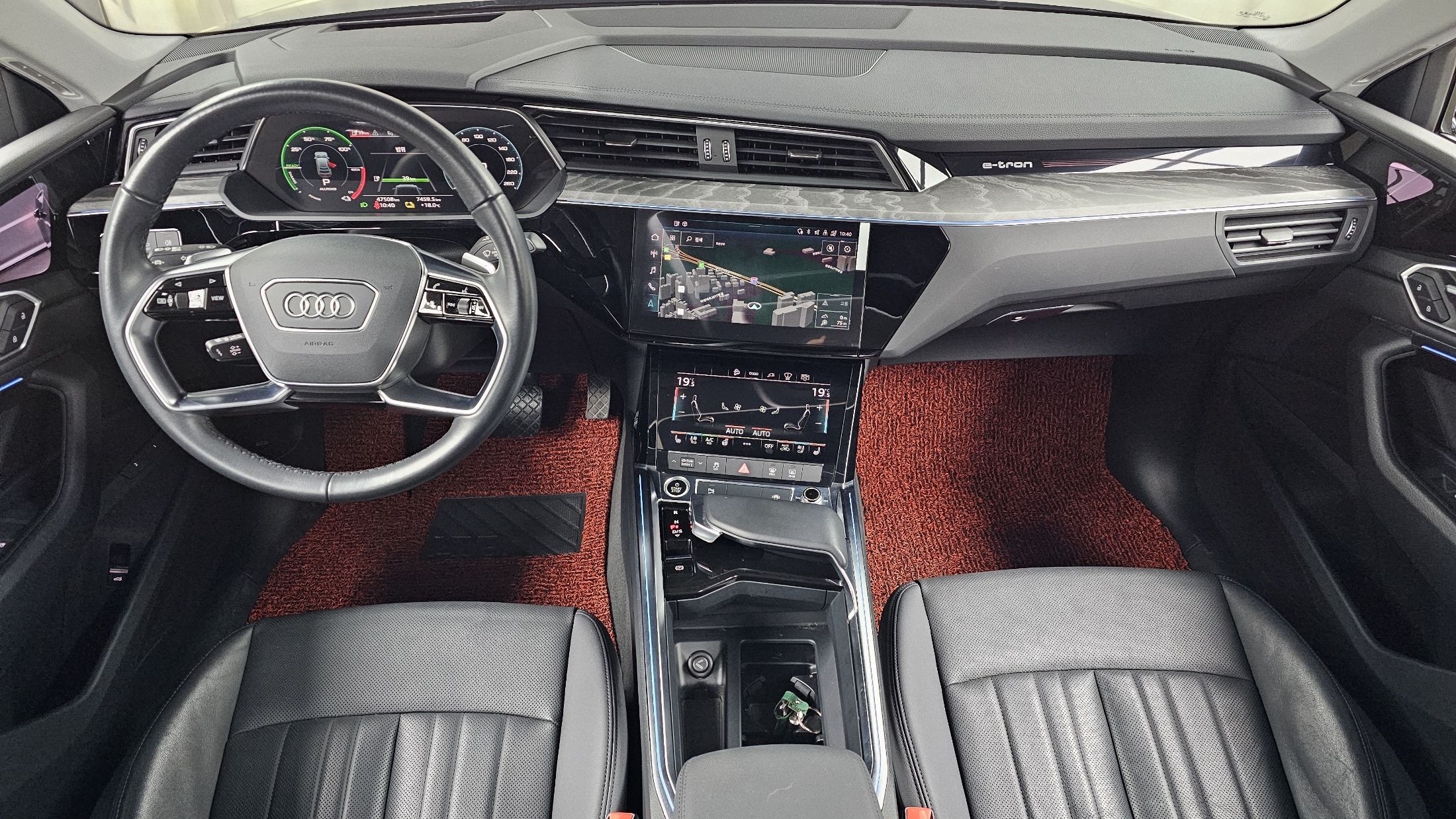 AUDI E-TRON