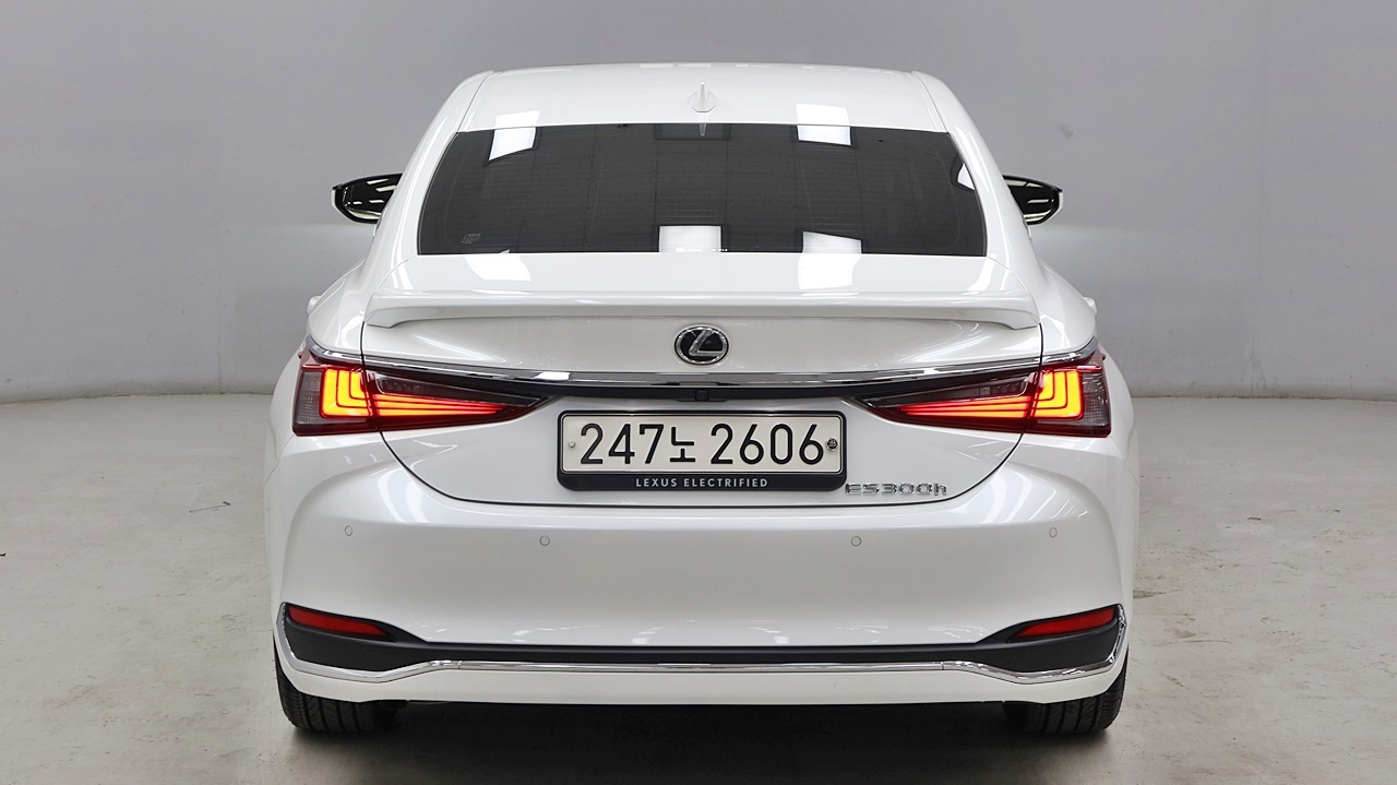 LEXUS ES300H 2024